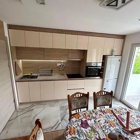 Matej Lux דירה *